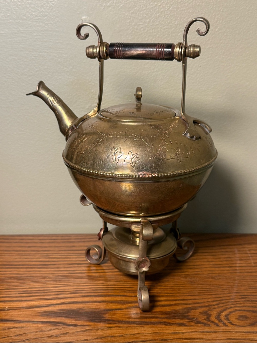 Vintage Mottahedeh Solid Brass Etched Tea Kettle Warming Stand